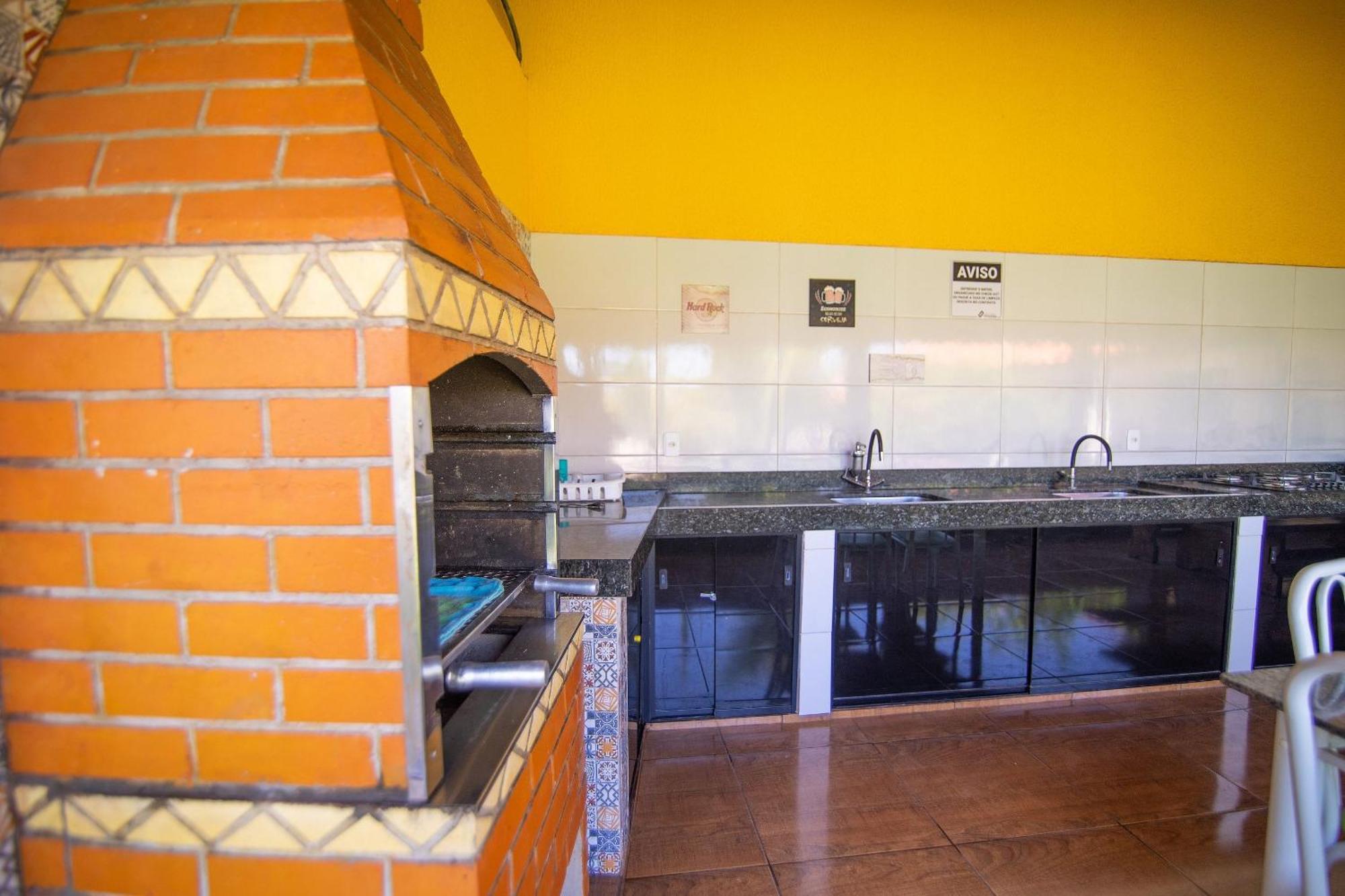 Casa Com Amplo Espaco Verde, 4 E Piscina * Caldas Novas