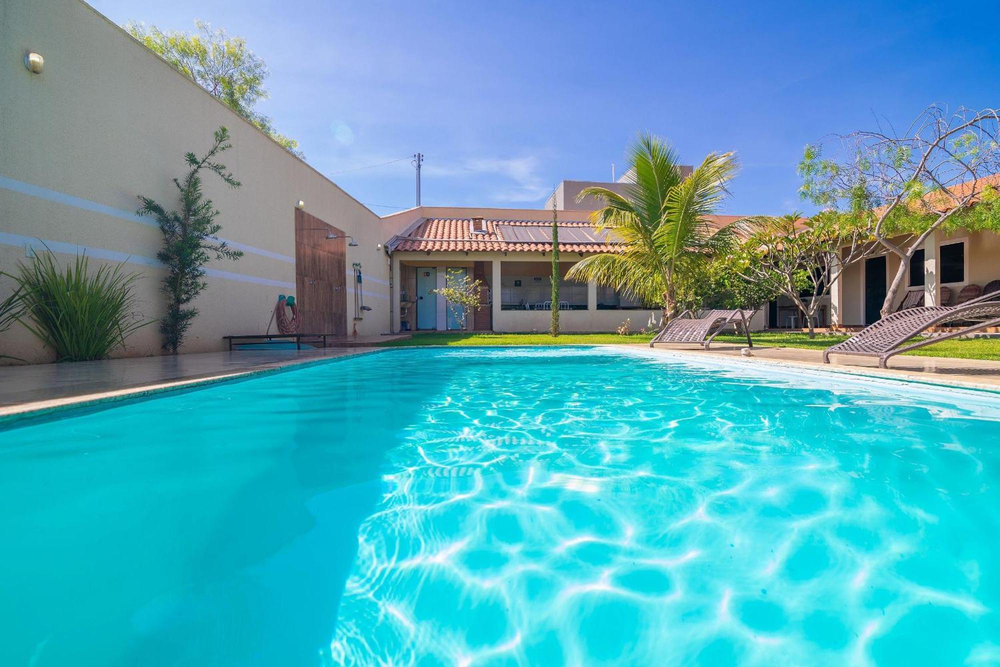 Casa Com Amplo Espaco Verde, 4 E Piscina Caldas Novas