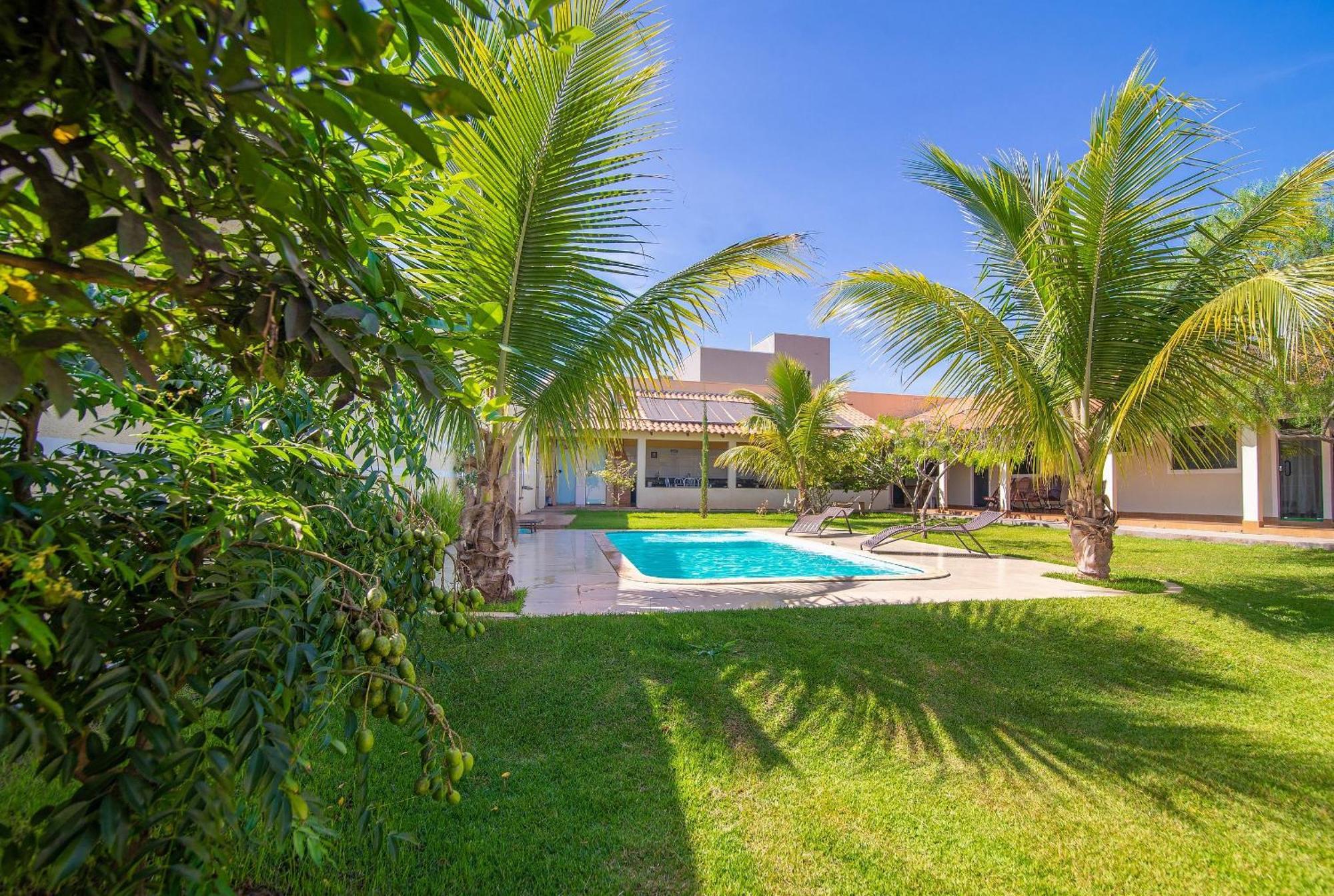 Casa Com Amplo Espaco Verde, 4 E Piscina Pousada Caldas Novas
