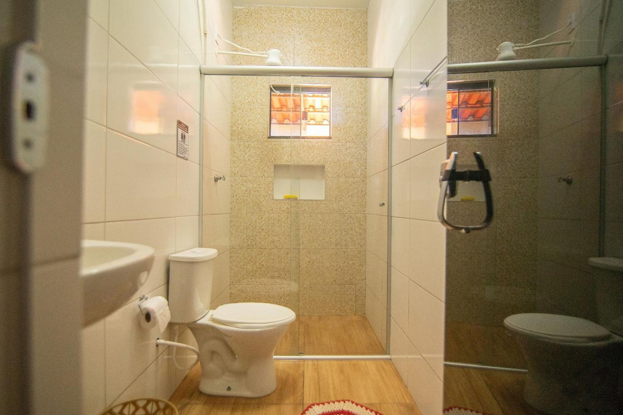 Casa Com Amplo Espaco Verde, 4 E Piscina * Caldas Novas